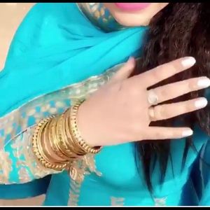 Meet your Posher, Jasmine